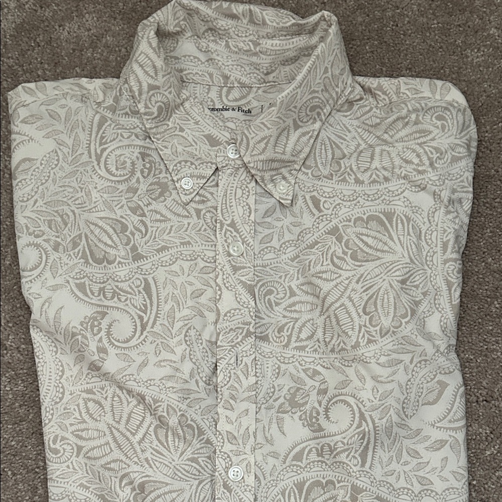 Abercrombie & Fitch Cream and Tan Paisley Button-Down Shirt